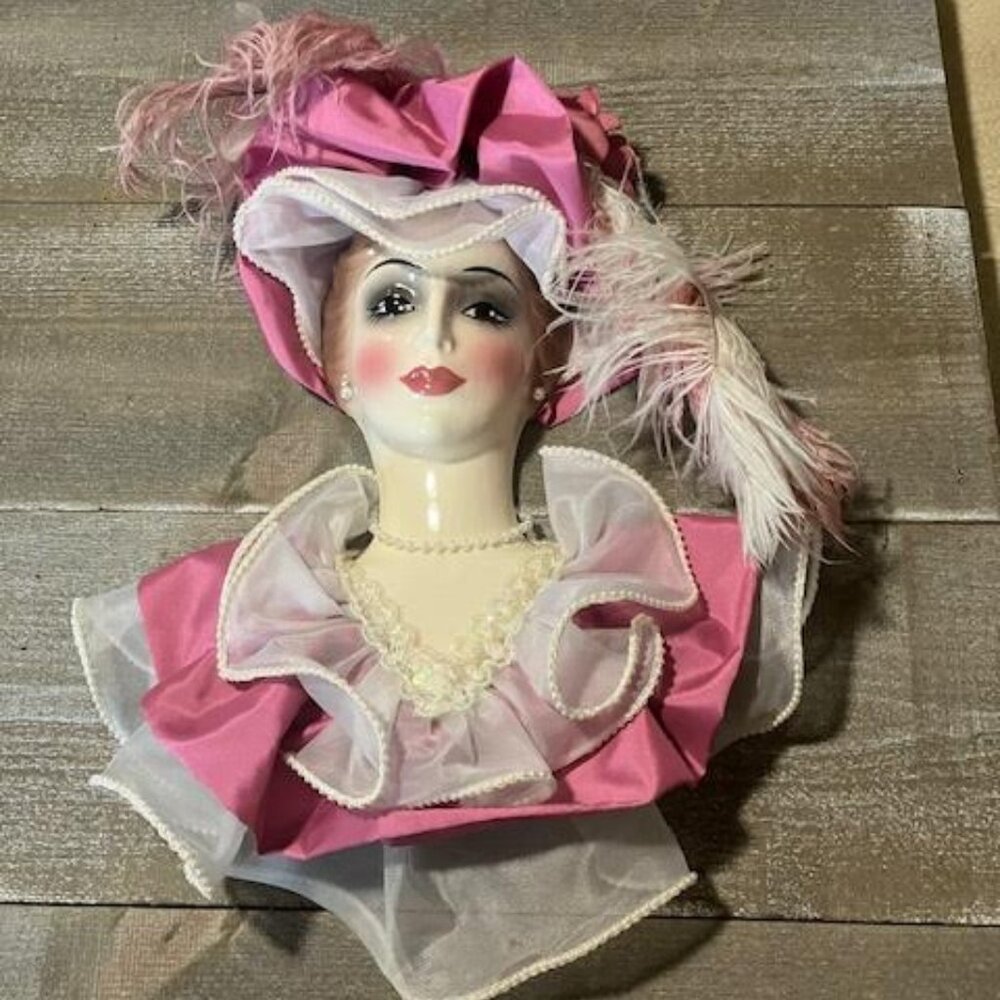 Mardi Gra, Clay art made in the USA